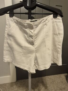 Theory Ivory Button-Fly Shorts, Size 12, Fair Condition, Classic Summer